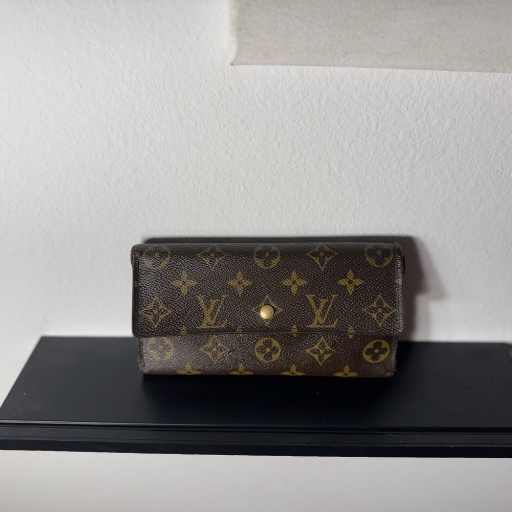 Louis Vuitton Monogram Wallet - Picture 6 of 6